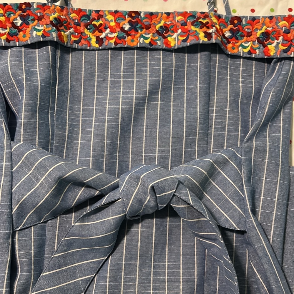 NWOT THML pinstrip denim dress with gorgeous floral embroidery and tie back - Picture 8 of 8